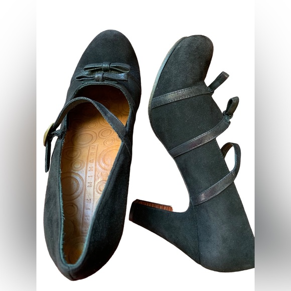 Chie Mihara Black Suede Strap Close Top Pump Heels Size 40 - Picture 3 of 17